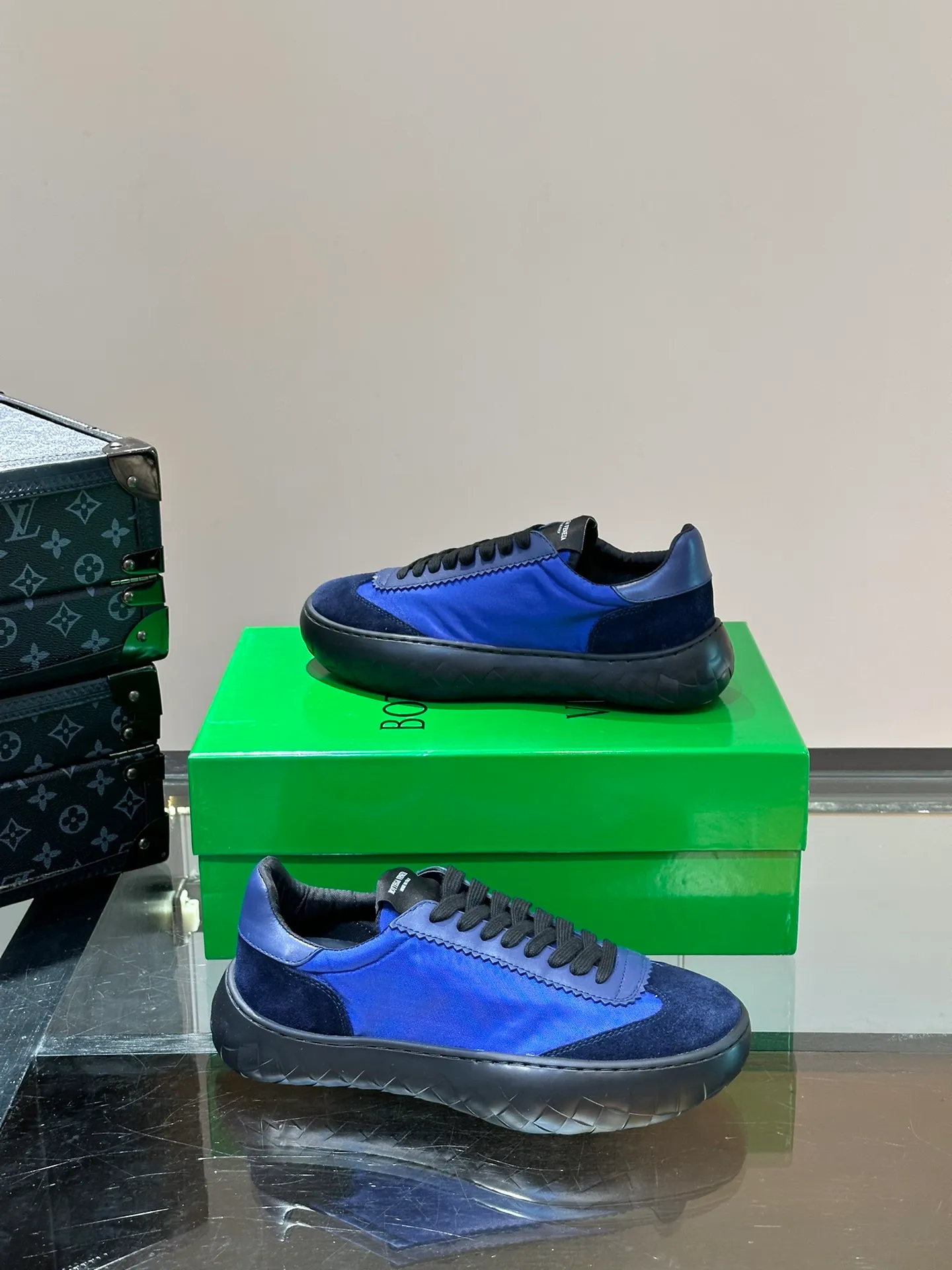Factory price 438💰BV/Bottega Veneta🆕New men's moral training sneakers, made of Sneaker technology nylon and suede, inspired by retro basketball shoes, a new interpretation of classic sneakers, light, comfortable and breathable summer essentials, the soles are made of classic woven texture, super recognizable, nylon suede stitching, full of texture! Size: 38-44, (45 customized)